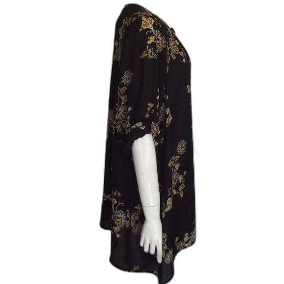 TORRID Top, 2/2X, Black/Yellow Floral, Tab sleeves, Cutout/Keyhole, Sharkbite - Picture 7 of 14